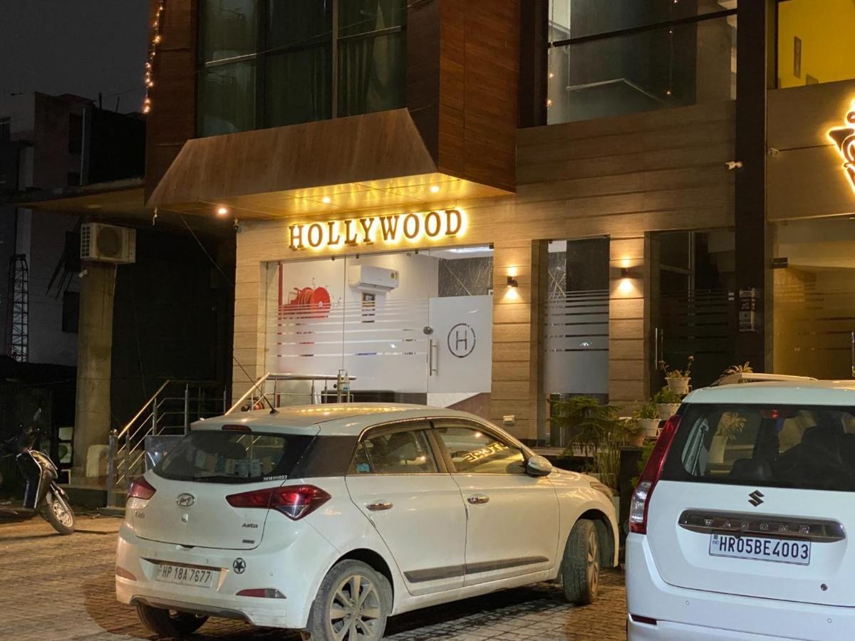 Hotel Hollywood Zirakpur Chandigarh - Family Hotel Экстерьер фото